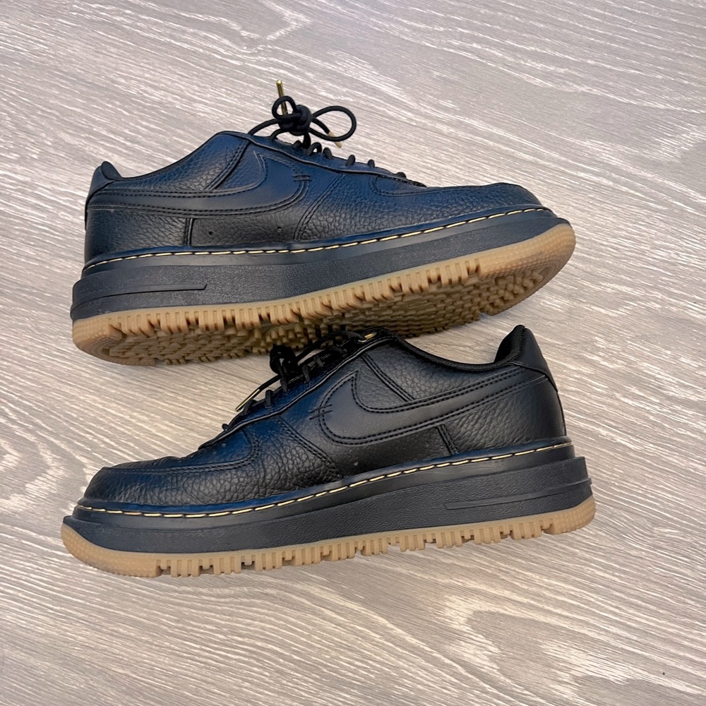 Nike Air Force 1 Low Luxe, size 9 women’s